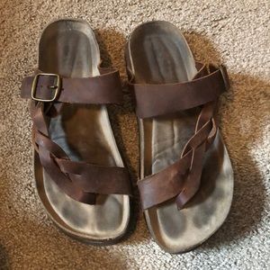 White Mountain sandals